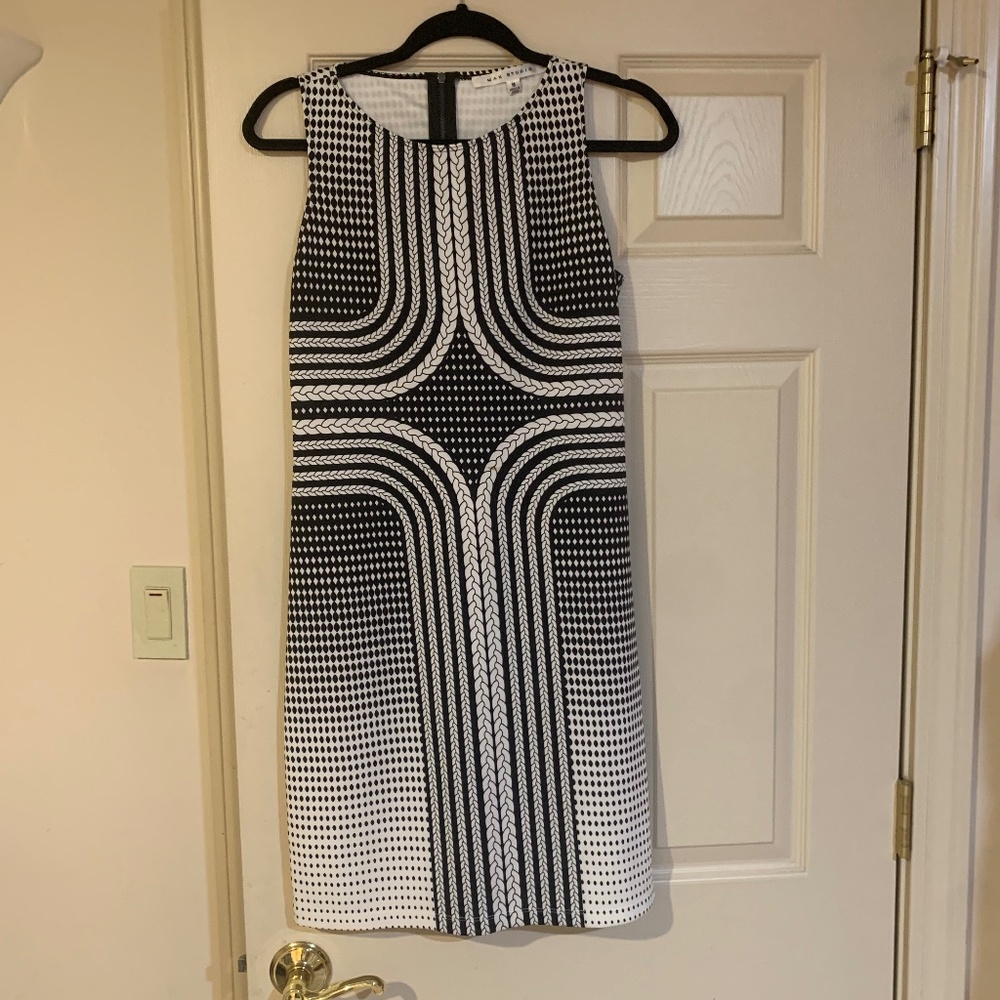 Max Studio Black/White Print Sleeveless Dress sz M
